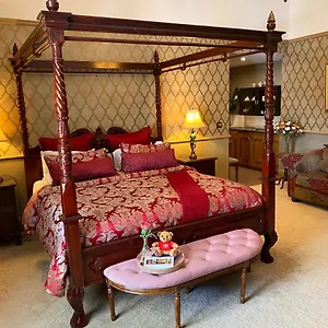 Bli Bli House Riverside Retreat Bed & Breakfast